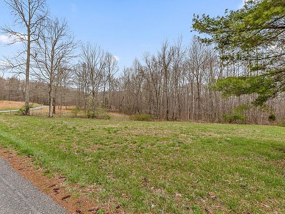 5th image of 225 Prater Rd