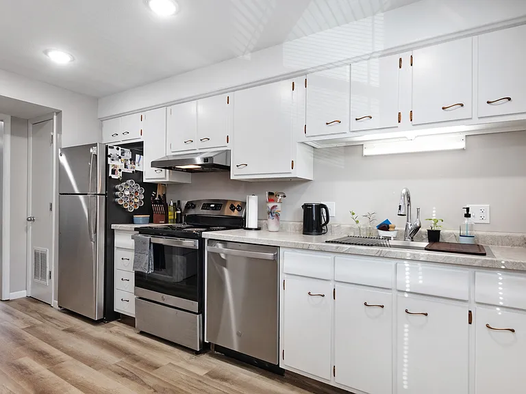 700 Sunset Ave #3 — Photo 13