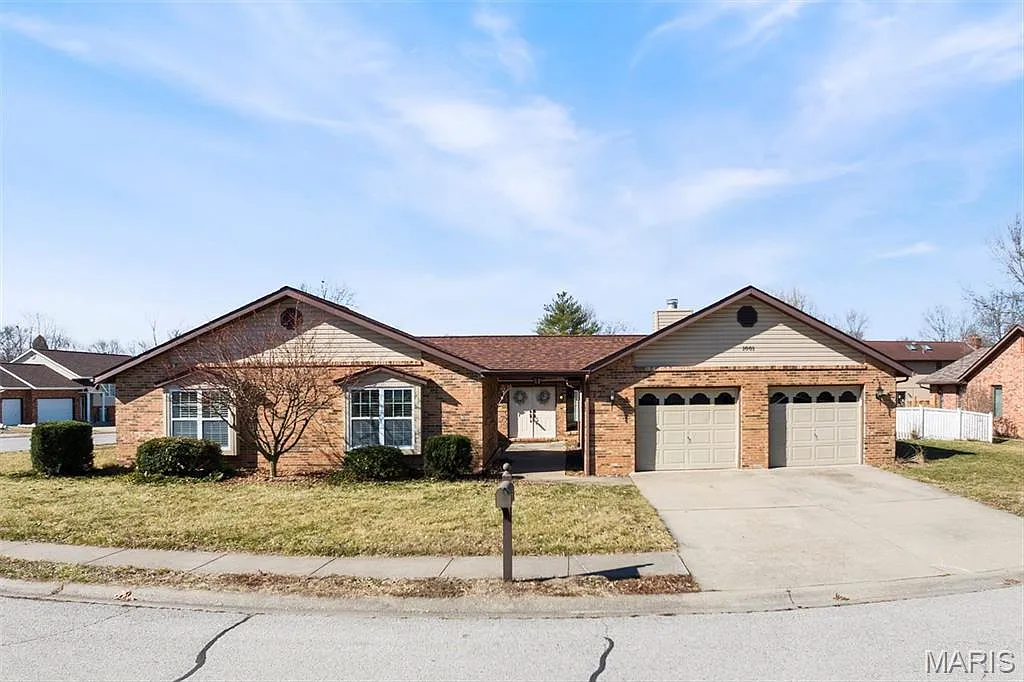 1001 Ramblewood Dr photo 1