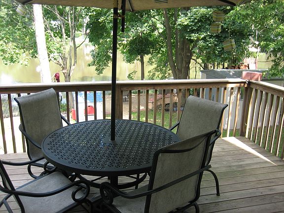 5th image of 142 Lakeside Dr S