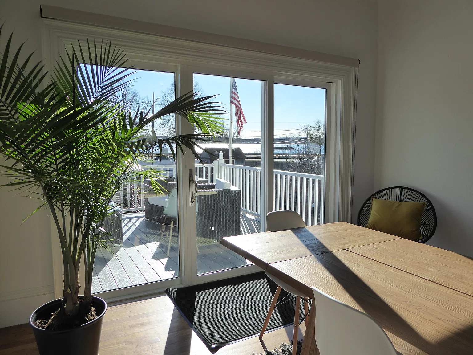 4 bed, 2.5 bath, 2100 sqft, $7,400 — Photo 2