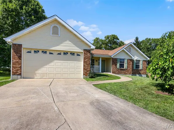 3816 Keeneland Ct, Florissant, MO 63034