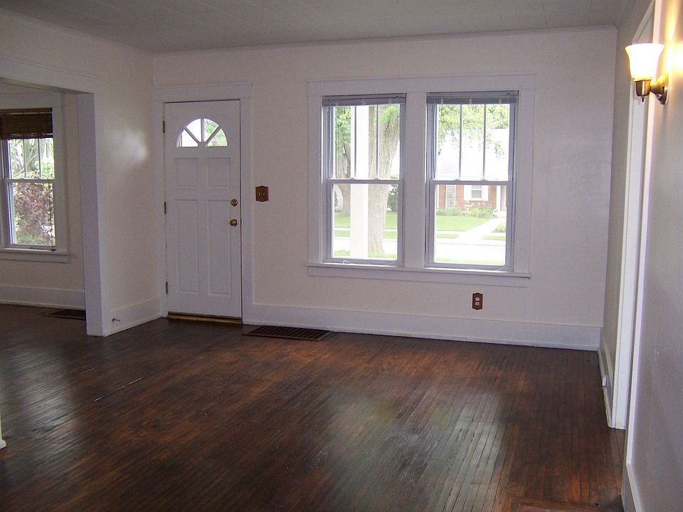 2nd image of 327 Greenlawn Ave
