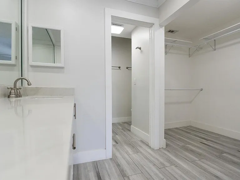 15037 Brighton Ln — Photo 24