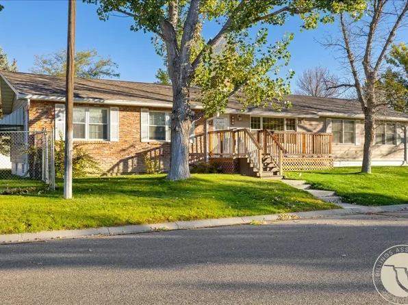 209 9th St W, Hardin, MT 59034