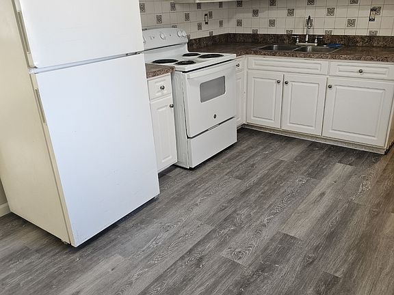 5th image of 9403 Armoridge Pl