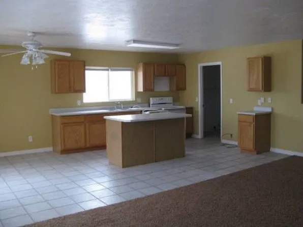 8453 S Windmill Dr, West Jordan, UT 84081