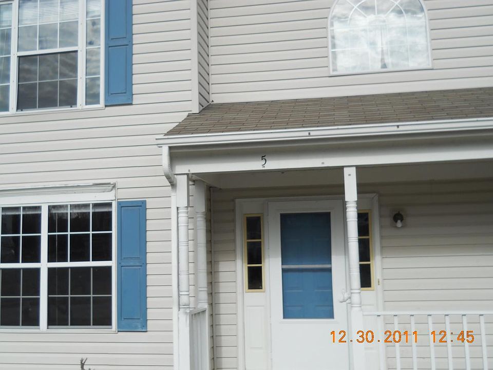 1st image of 815 Palace Ct #2