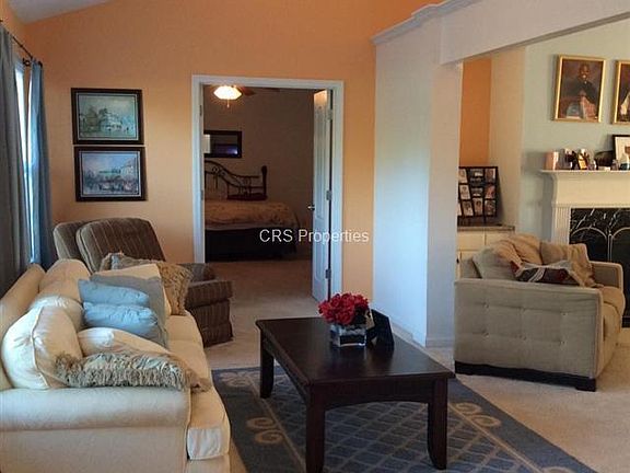 4th image of 1052 S Creek Dr
