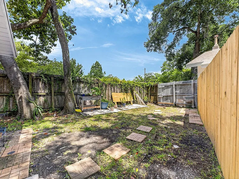 1005 E Flora St — Photo 31