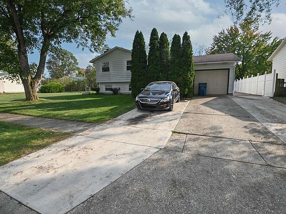 2nd image of 29118 Norman Ct