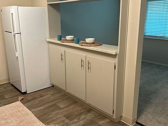 3rd image of 2941 Marconi Ave #25