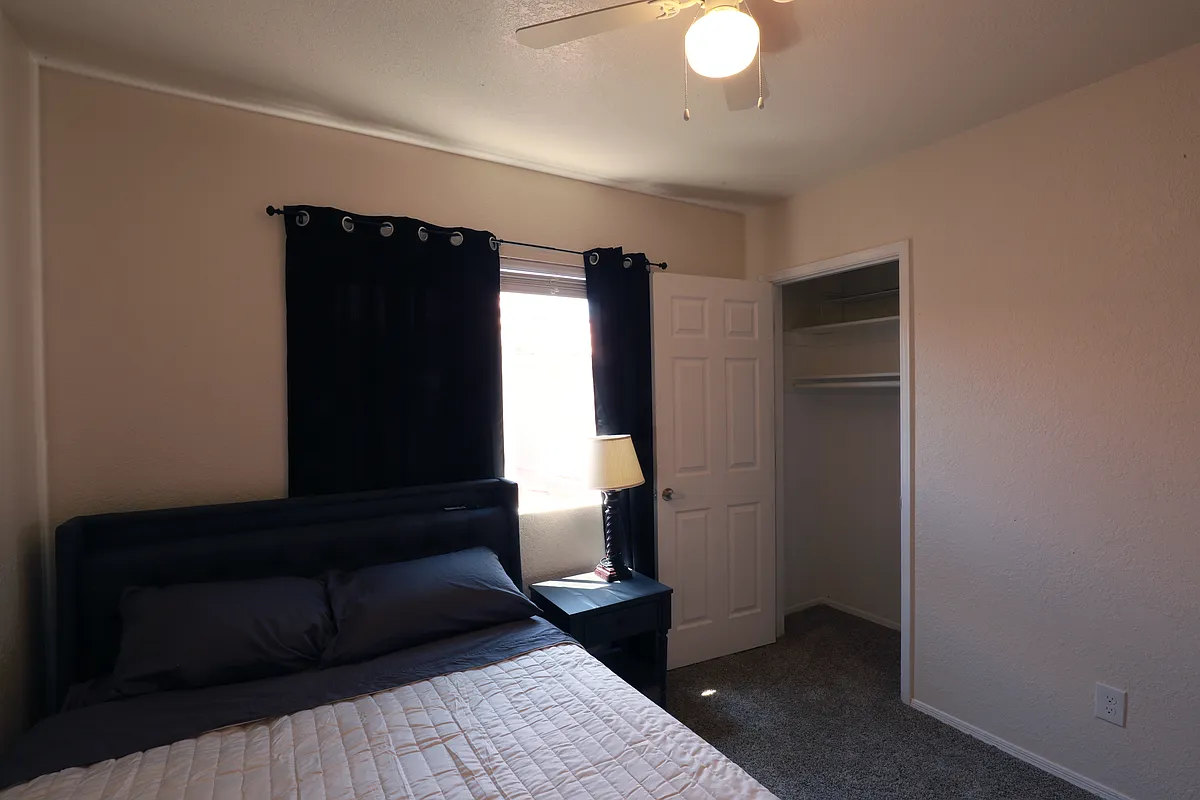 Upstairs Bedroom_2 - 4743 W Lessing Ln