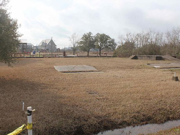 4th image of 4069 Borneo St