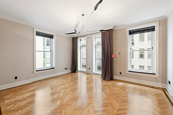 Sold by Compass | media 22