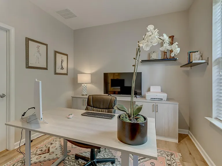1132 Drayton Ct — Photo 36