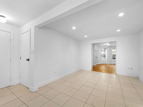 5th image of 64 Bainbridge St APT 1