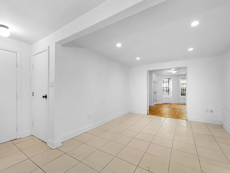 64 Bainbridge St #1 — Photo 8