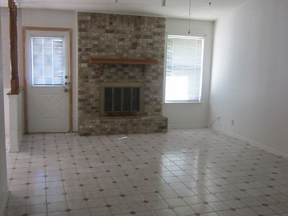 4th image of 3212 Timber Oak Dr