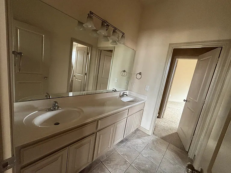 7005 Kenswick Dr — Photo 8