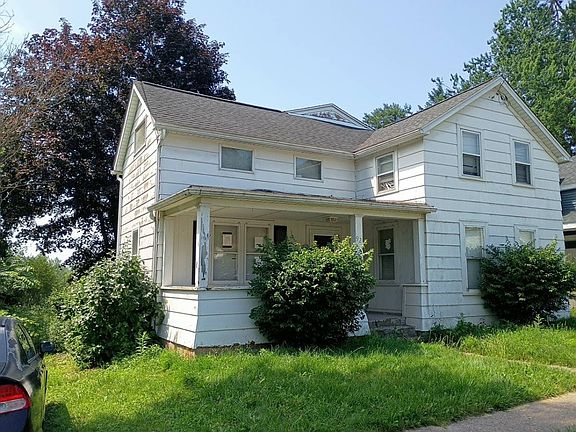 3rd image of 92 Stevens St