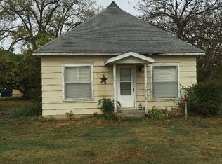 200 S Bradley St, Caney, KS 67333