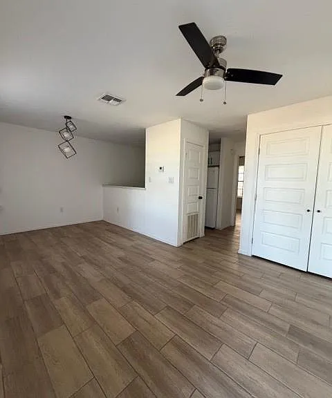 120 E Schunior St #4 — Photo 3