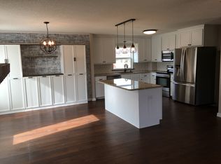 1101 S Meadowhaven Ln, Derby, KS 67037