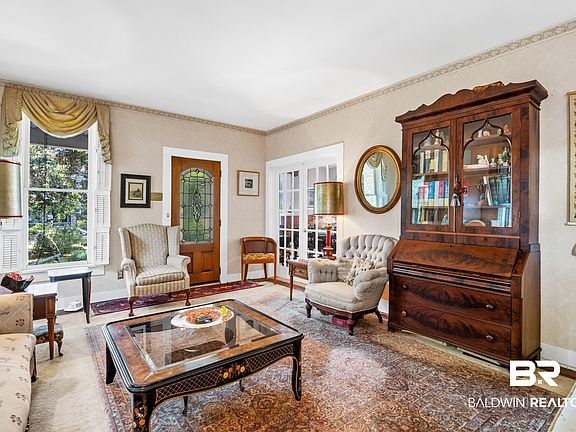 5th image of 108 Magnolia Ave
