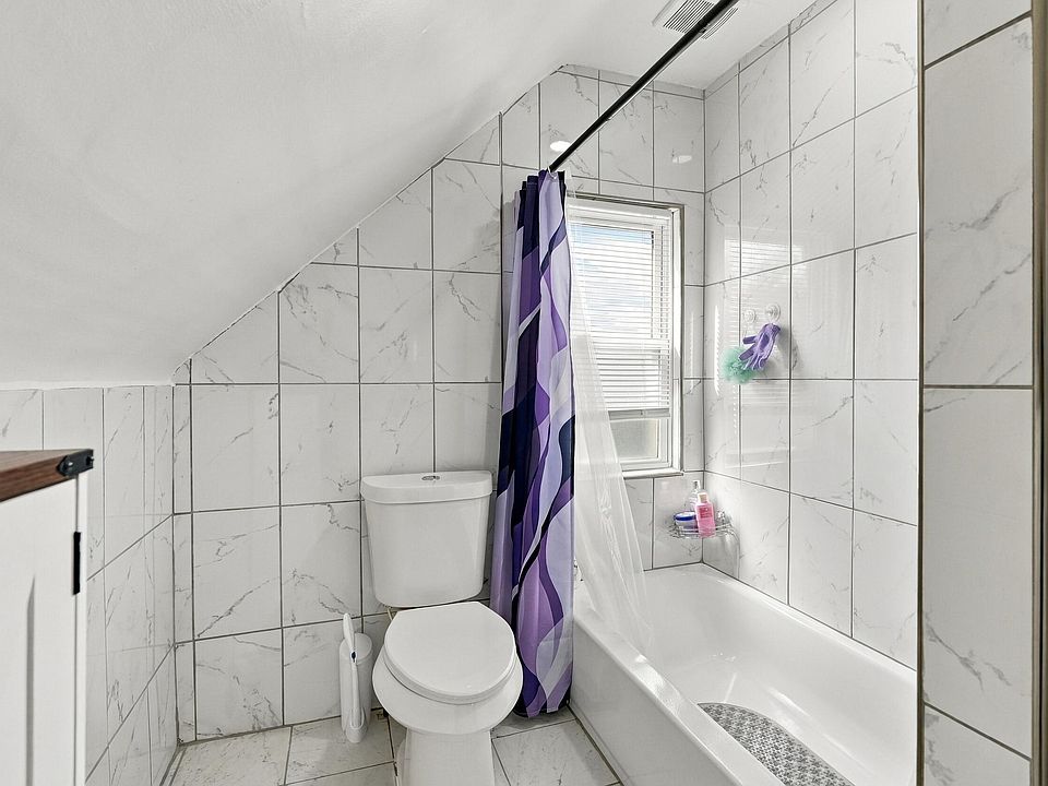 92 E Pleasant St, photo 10