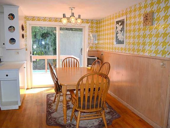 3rd image of 152 Whitewood Dr