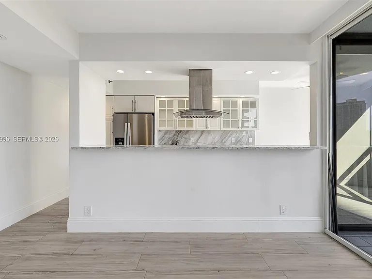 1000 Island Blvd #707 — Photo 15