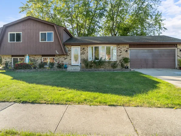 2442 Victoria Rd, Schererville, IN 46375