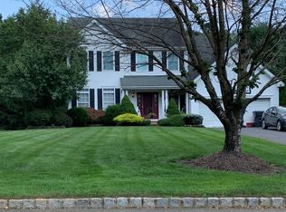 5 Willetta Dr, Jackson, NJ 08527