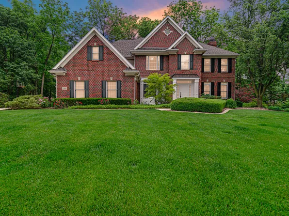 2506 Ashbourne Ct, Valparaiso, IN 46385
