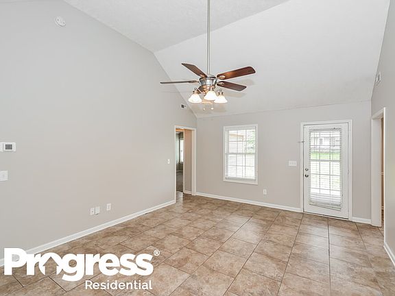 4th image of 144 Centerrock Dr