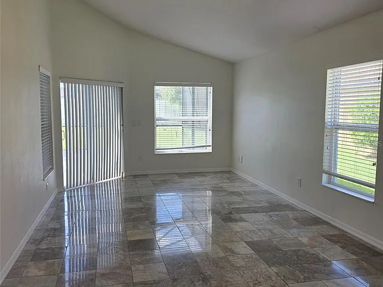 881 Seneca Trl — Photo 8