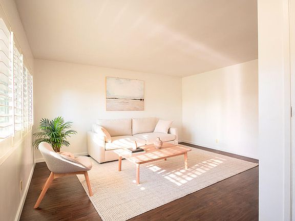 4th image of 4880 Sandyland Rd APT 18