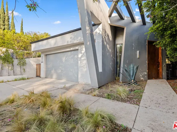 2084 Vine St, Los Angeles, CA 90068