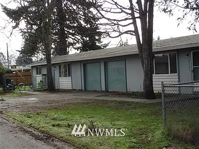 8718 8720 Lochburn Lane SW photo 1