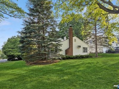 44 Knickerbocker Rd, Cresskill, NJ, 07626