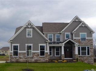 7450 Silver Lake Dr, Waynesville, OH