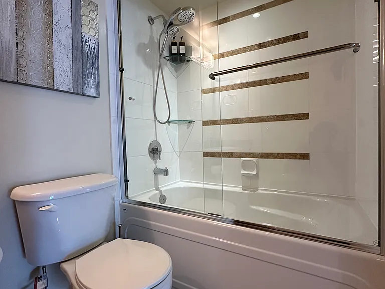 977 Mainland St #511 — Photo 5