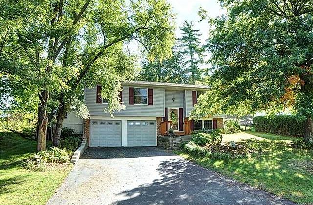 1st image of 411 Deerfield Dr