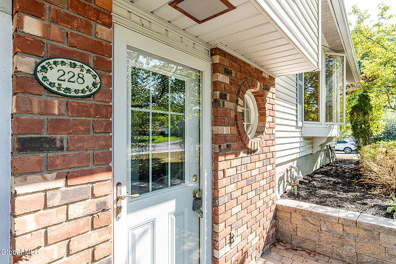 3rd image of 228 Murray Avenue