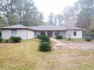 8075 E Davenport St, Bayou La Batre, AL 36509