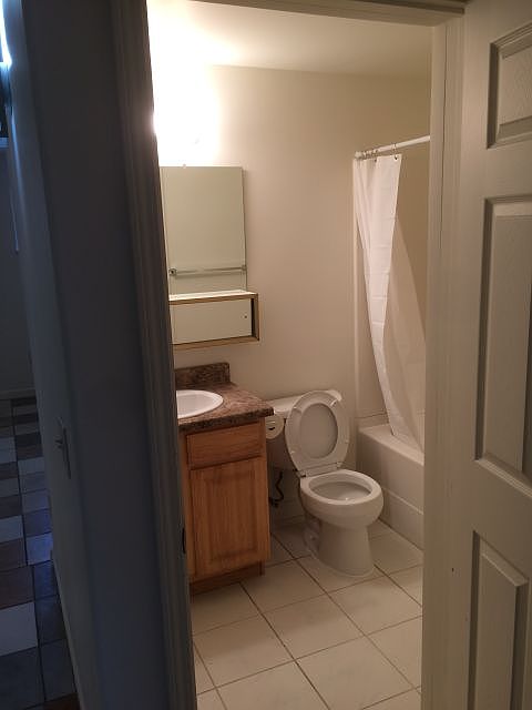 2nd image of 109 S 39th St