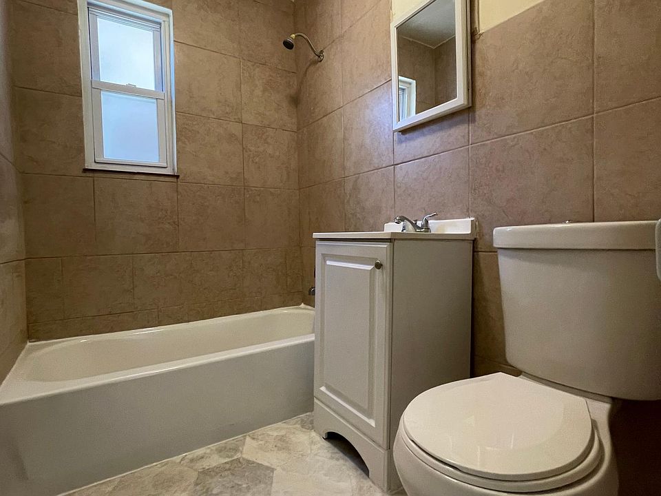 1st image of 1461 Burke Ave #1