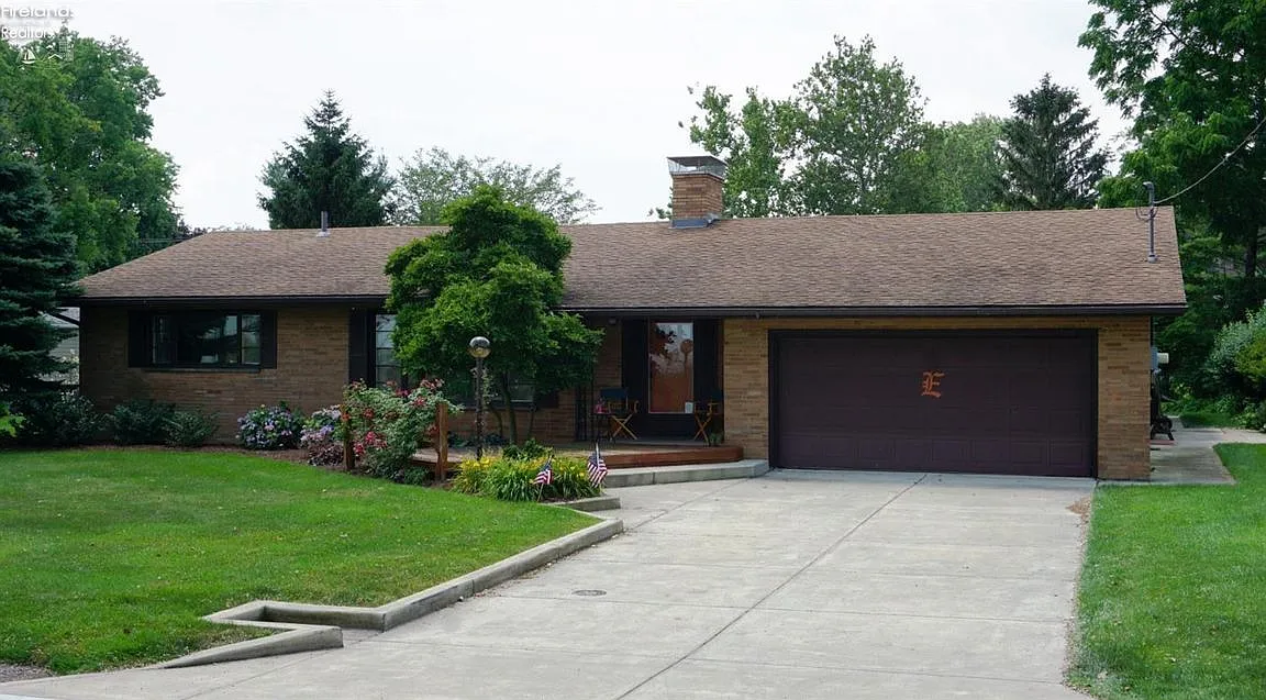 1535 Cedar Point Rd photo 1