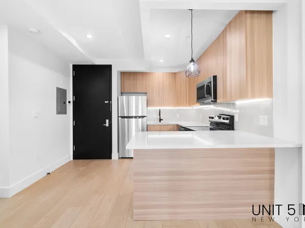 255 Clarkson Avenue image 2 of 11